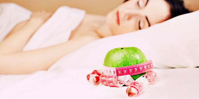 Inilah Cara Gampang Menurunkan Berat Badan Saat Tidur Malam!