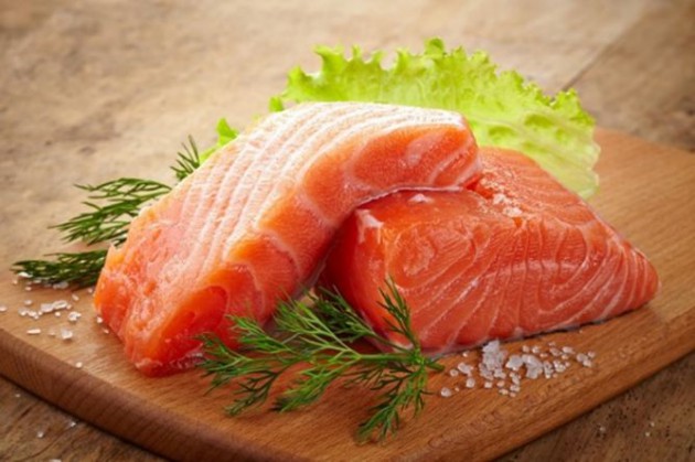 Salmon mencegah kulit bersisik