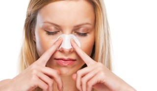 6 Cara Mudah Untuk Mengobati Jerawat di Rongga Hidung!